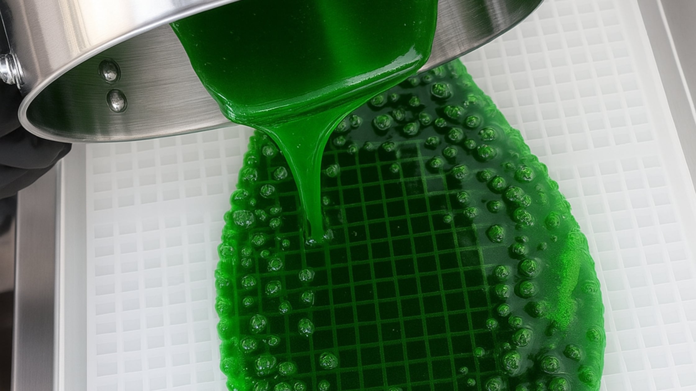 How Commercial Gummies Are Manufactured: Equipment, Depositors, and Molds